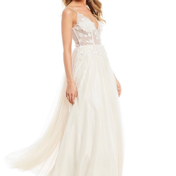 Gianni Bini Ivory Lace Prom Dress Size 3 - Picture 4 of 8